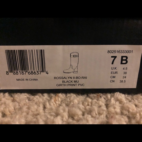 Women Rain Boots - Picture 2 of 6